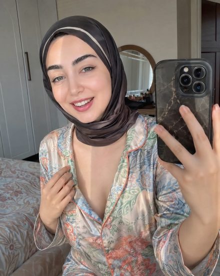 Escort Pelinay