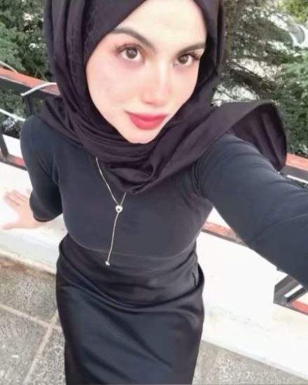 Escort Saliha
