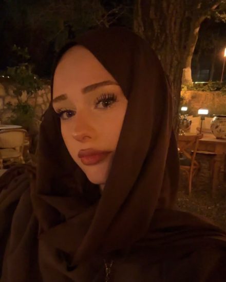 Escort Zehra